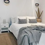 Elenia Apartment *
